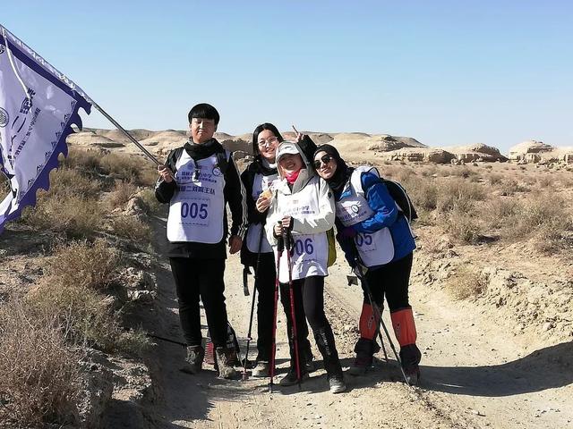 向世界展现不一样的中国少年｜88公里 3天2夜戈壁徒步赛基石中学全员走完全程！