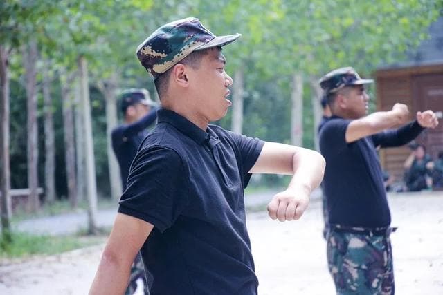 军训 你好丨铭记历史 吾辈自强 身上的迷彩服 是我爱国的颜色