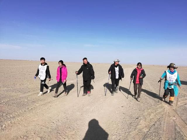 向世界展现不一样的中国少年｜88公里 3天2夜戈壁徒步赛基石中学全员走完全程！